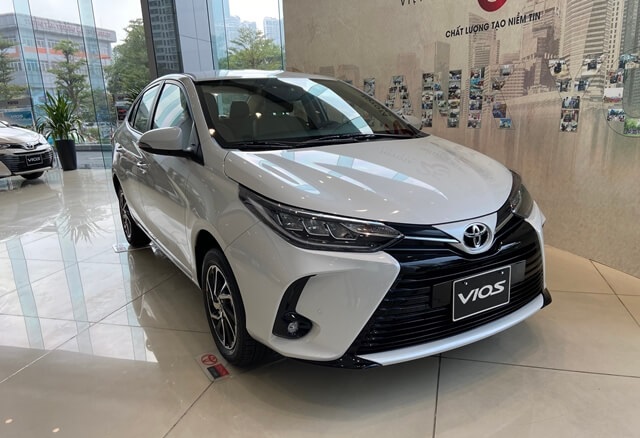 Giá xe Toyota Vios 2021 giảm giá mạnh đấu Honda City