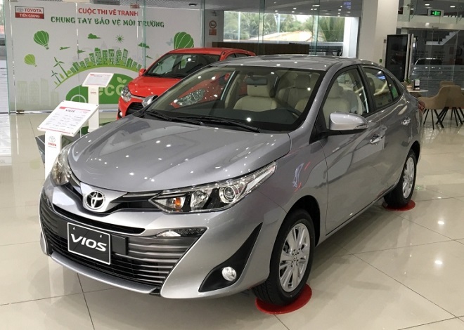 Giá xe Toyota Vios tiếp tục giảm mạnh, cạnh tranh Hyundai Accent