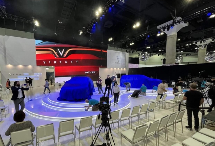 Cận cảnh gian hàng hoành tráng của VinFast tại Los Angeles Auto Show