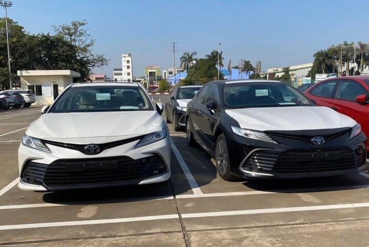 Toyota Camry 2022 chốt lịch ra mắt tại Việt Nam vào 17/12