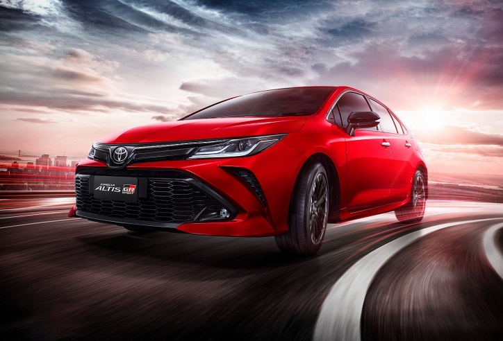 Toyota Corolla Altis GR Sport 2022 ra mắt: giá hơn 700 triệu, cạnh tranh Mazda 3