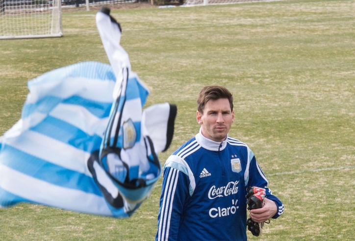 Theo tiếng gọi quê hương, Messi chốt hạ thời điểm rời ĐT Argentina?