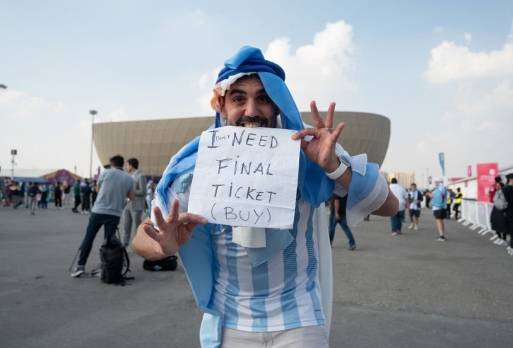 Người hâm mộ Argentina 'trả giá' cho hành động sang Qatar cổ vũ Messi
