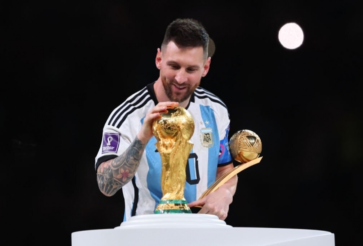 Argentina có hành động 'gây thương nhớ' trước khi trả lại cúp vàng vô địch
