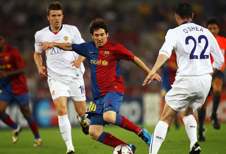 Lionel Messi bày tỏ quan điểm về MU và cơ hội đến Ngoại hạng Anh
