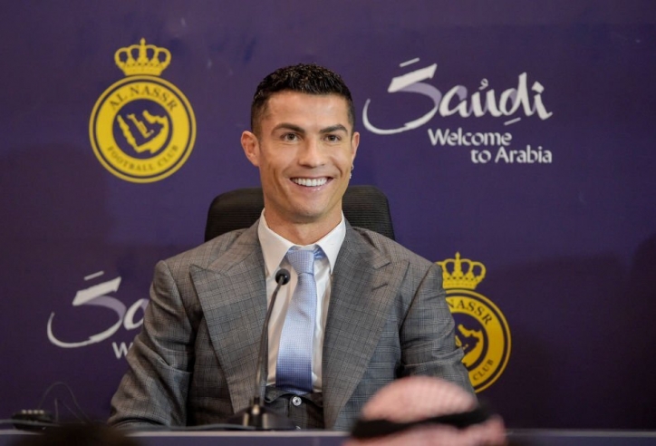 Ronaldo khẳng định được nhiều CLB châu Âu chiêu mộ, muốn phá kỷ lục ở châu Á