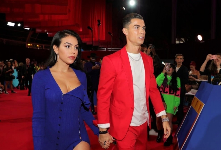 Cristiano Ronaldo và bạn gái gặp rắc rối tại Ả Rập Xê Út