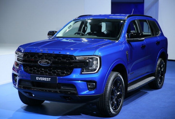 Ford Everest 2022 sắp ra mắt tại Việt Nam, nhiều trang bị đấu Fortuner, SantaFe