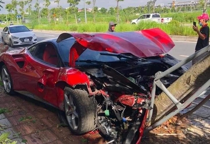 Ferrari 488 GTB gặp nạn tại Hà Nội có thể mất 6 tỷ tiền sửa, garage vẫn im lặng
