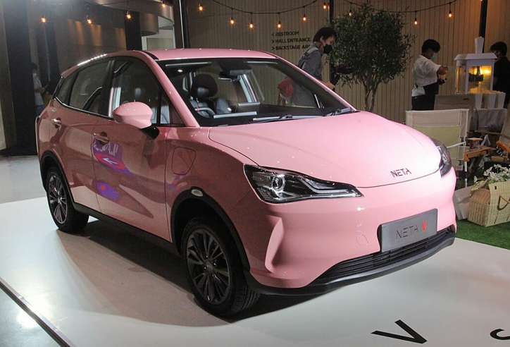 SUV điện siêu đẹp của Trung Quốc có thiết kế “nhái” Tesla, giá chỉ 354 triệu đồng