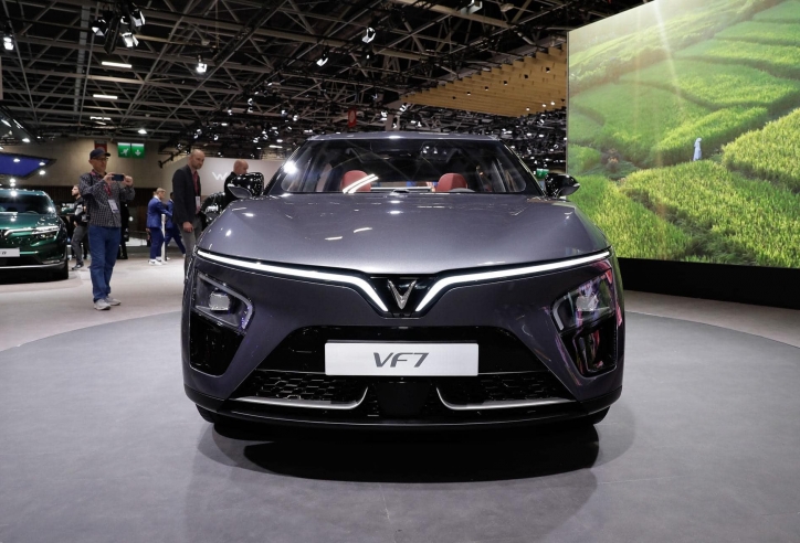 Chiêm ngưỡng ảnh thực tế VinFast VF 7 – mẫu SUV cỡ C đậm chất tương lai