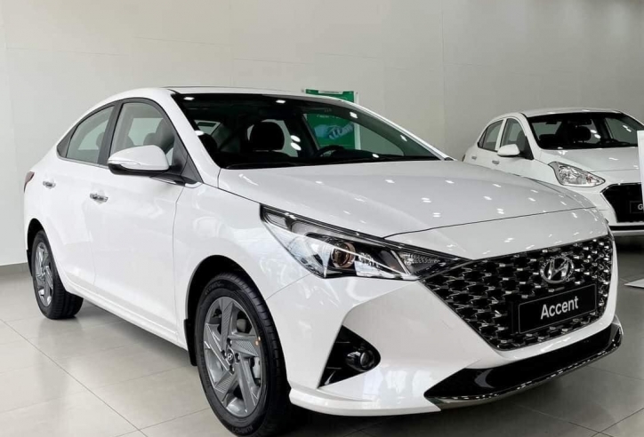 Xả kho cuối năm, Hyundai Accent giảm giá “kịch sàn” cạnh tranh Toyota Vios