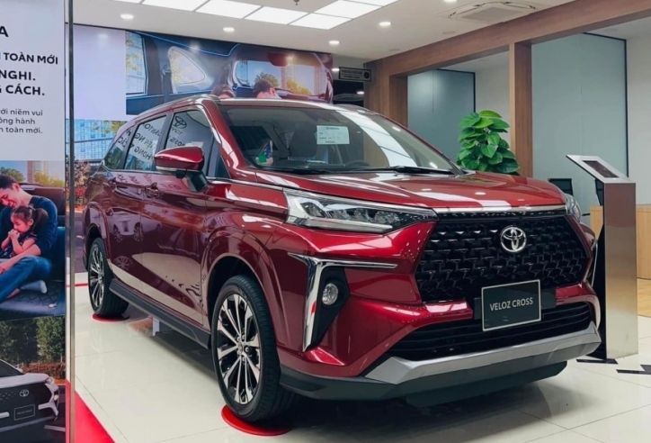 Toyota Veloz Cross nhập khẩu giảm giá mạnh, “nhường sân” cho bản lắp ráp trong nước