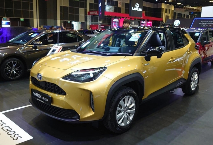 Ảnh thực tế Toyota Yaris Cross 2023 – SUV cỡ B khiến Seltos, Creta phải dè chừng