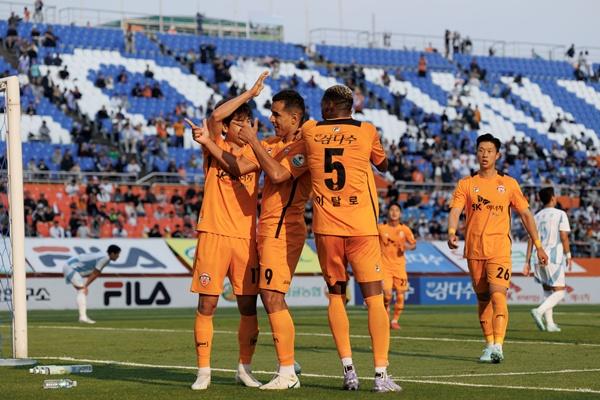 Nhận định Jeju SK vs Suwon Bluewings: Mưa bàn thắng