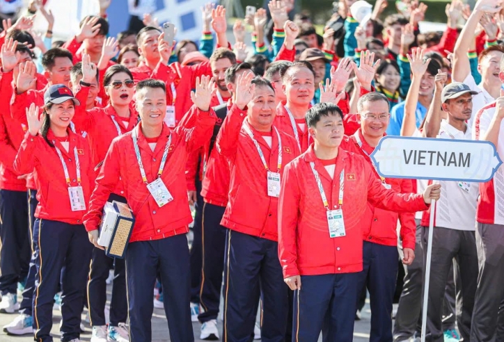 Một nhân viên y tế phải chăm tới... 44 VĐV Việt Nam