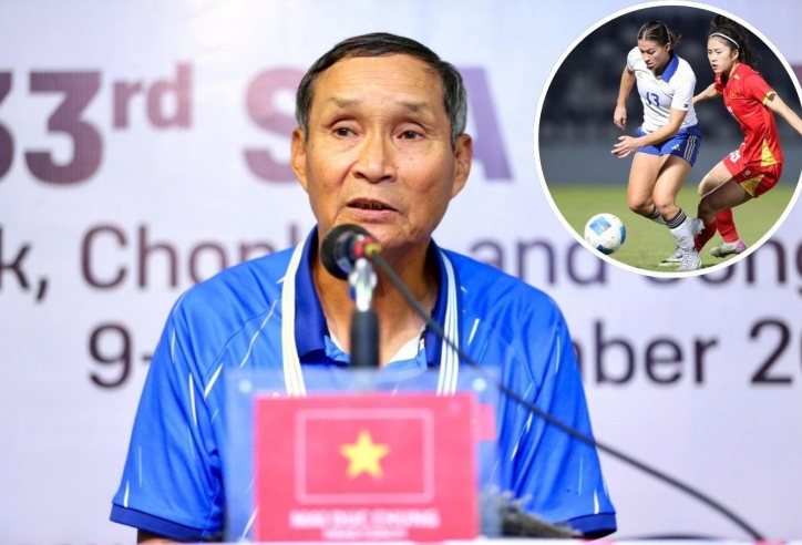 HLV Mai Đức Chung nổi giận: 'Cầu thủ nữ Việt Nam đá sai chiến thuật'