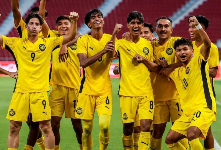 CĐV Malaysia bùng nổ khi 'vượt' Indonesia vào bán kết SEA Games 33