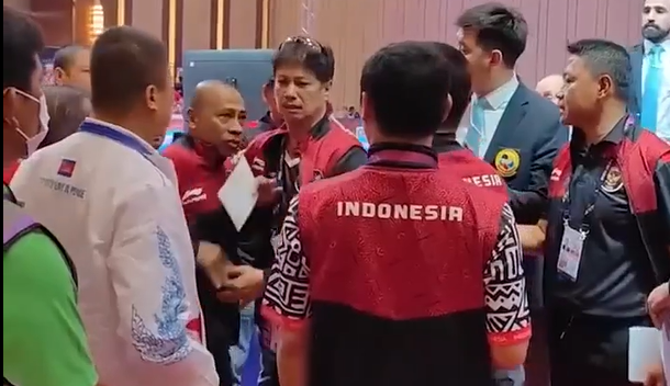Cay cú vì thua Việt Nam, HLV Karate Indonesia đòi “ăn thua đủ” với trọng tài