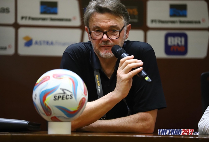 HLV Troussier: 'ĐT Việt Nam đá với Indonesia như....'