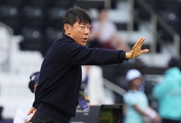 HLV Shin Tae Yong: 'Trọng tài đã biến trận đấu trở thành vở hài kịch'