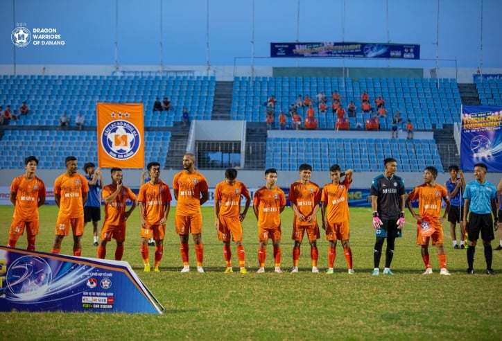 Một CLB V-League nói không với cầu thủ Việt kiều