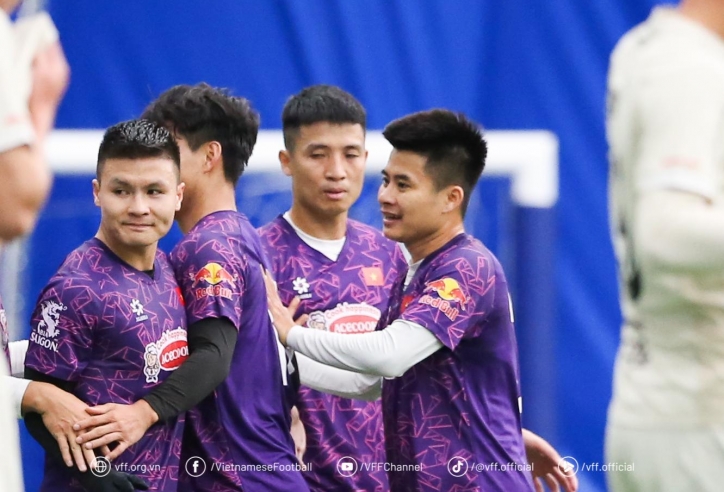 CĐV Đông Nam Á phản ứng khi ĐT Việt Nam thăng hoa trước AFF Cup