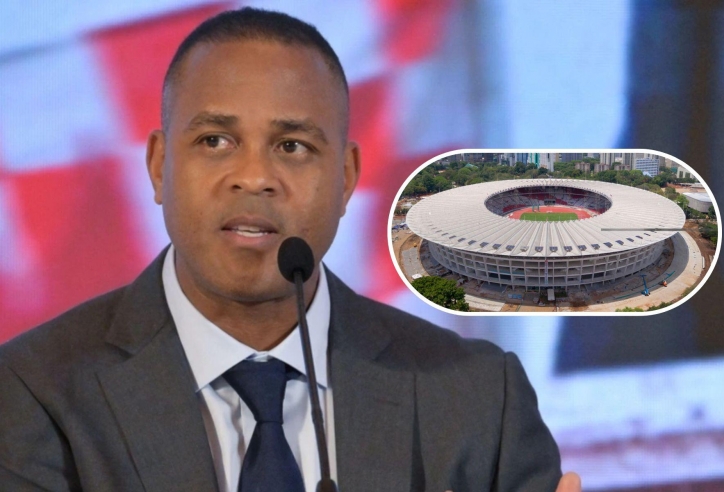 HLV Kluivert 'chưa ưng ý' một điều về SVĐ to nhất nhì Đông Nam Á