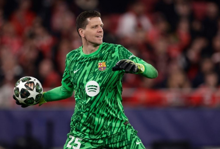 Szczesny: 'Đồng đội ở Barca làm hết, tôi ngồi hút thuốc cũng được'