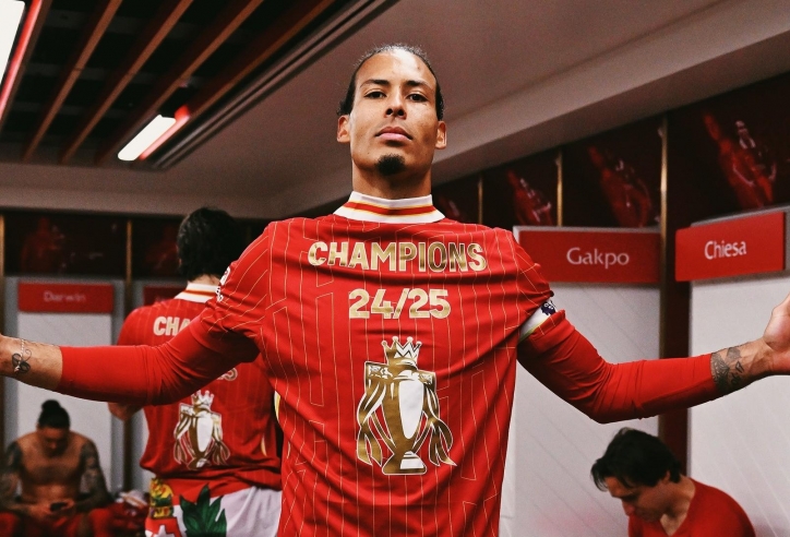 Van Dijk sung sướng với chức vô địch NHA cùng Liverpool