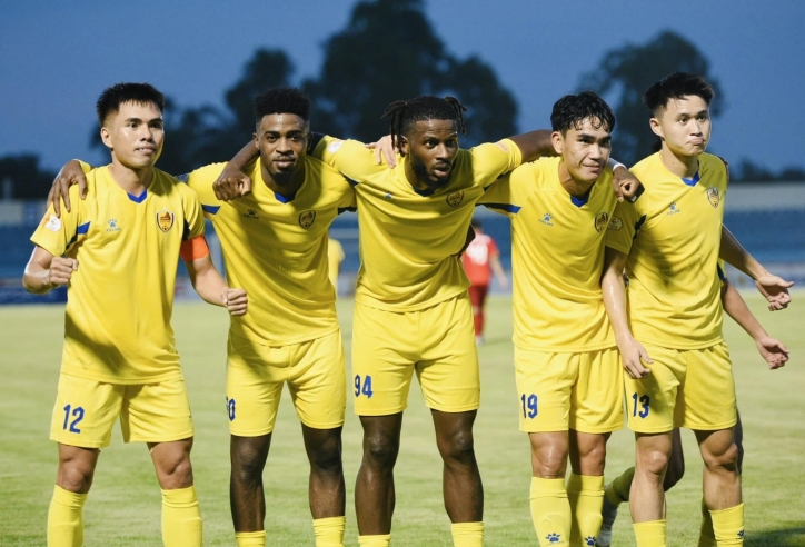 Trụ hạng thành công, đội bóng V-League được thưởng khủng