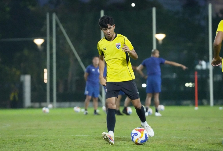 Tiền vệ Thái Lan chỉ thẳng mục tiêu duy nhất tại U23 Đông Nam Á