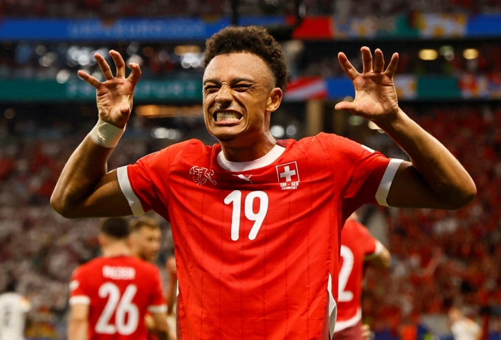 Chuyển nhượng MU 25/7: Vụ Antony 'có biến', quyết nẫng tay trên 'Neymar Thụy Sĩ'