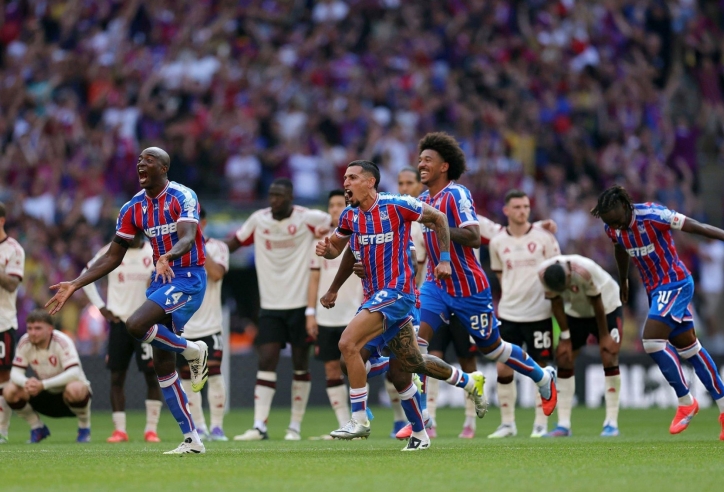 Đá pen quá tệ, Liverpool thất bại bất ngờ trước Crystal Palace