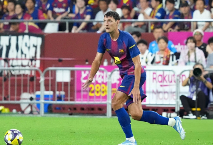 Đội bóng vĩ đại châu Âu muốn chiêu mộ hậu vệ của Barca