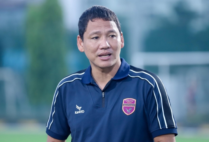 HLV Anh Đức tố trọng tài trợ giúp đội Công Phượng