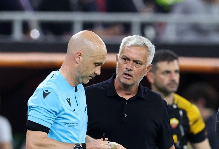 Mourinho đối mặt phạt nặng từ UEFA hậu chung kết C2
