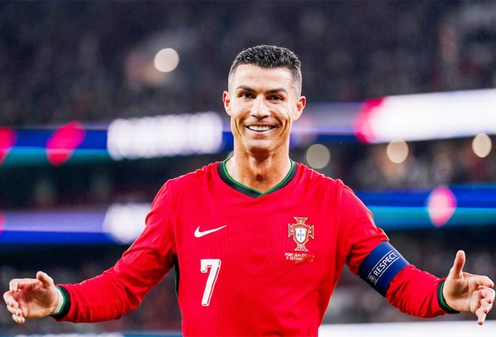 Cristiano Ronaldo lại lập thêm kỷ lục