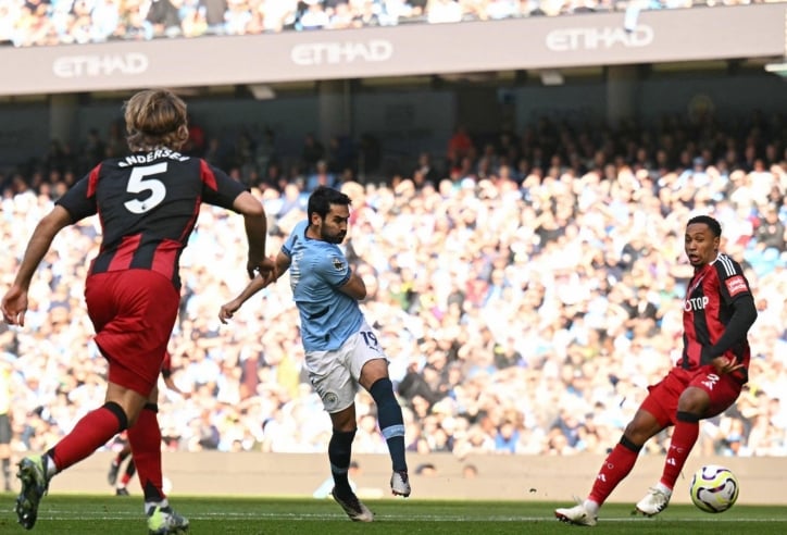 Thắng nghẹt thở Fulham, Man City bám sát ngôi đầu của Liverpool