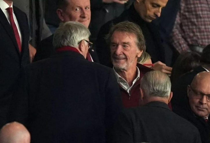 Jim Ratcliffe bị tố đang xé nát Man Utd