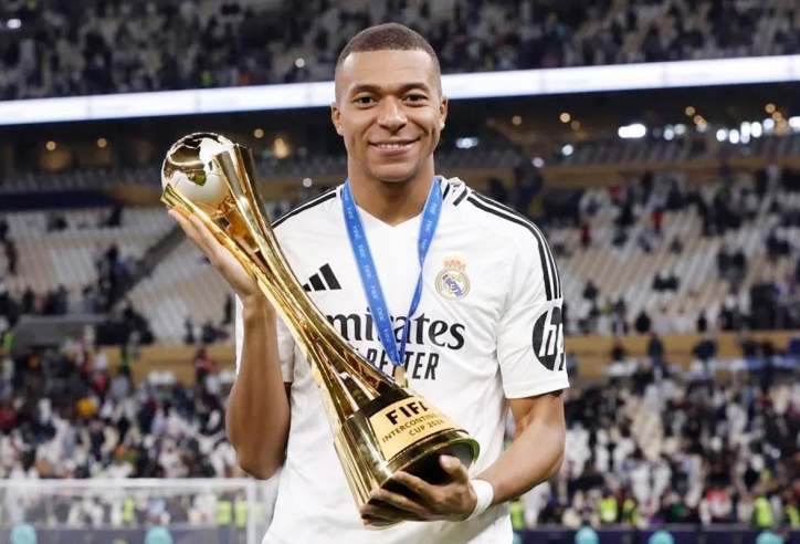 Kylian Mbappe vô địch World Cup, tạo cột mốc vàng son