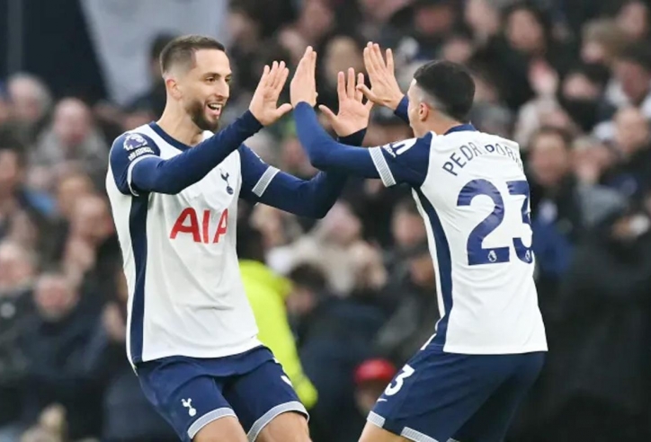 Tottenham tạo kỷ lục