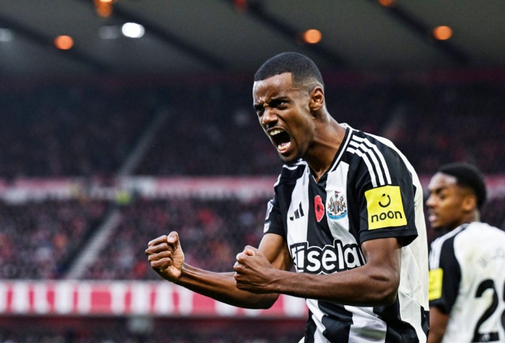 Newcastle có người thay thế Alexander Isak