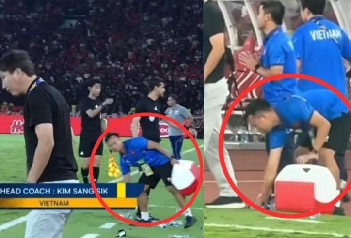 Bác sĩ U23 Việt Nam nói sự thật những chai nước ở đường biên