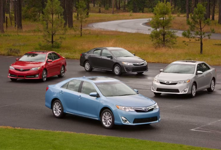 Vì sao Toyota Camry 2013 là mẫu xe đáng mua trên thị trường xe cũ?
