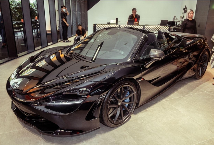 Hàng hiếm McLaren 720S Spider hơn 22 tỷ đồng lên sàn xe cũ sau khi lướt 2.600 km