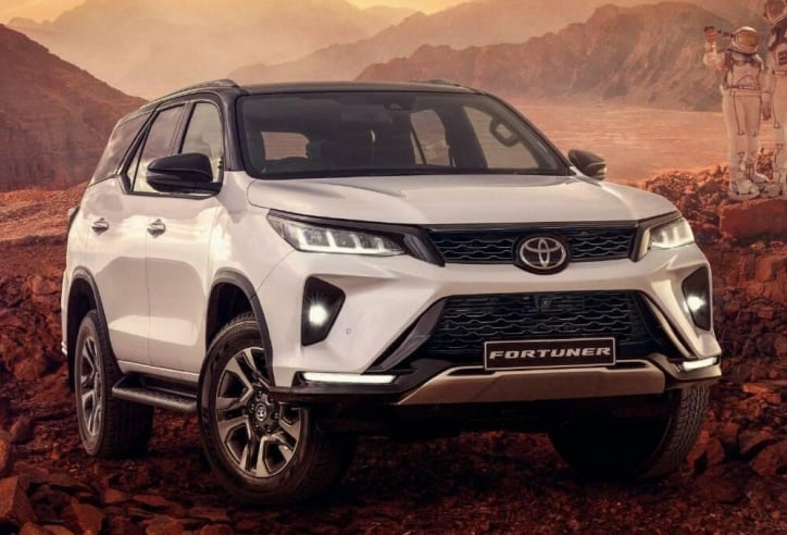 Bộ đôi Toyota Fortuner, Hilux 2025 hé lộ động cơ 'tiết kiệm xăng' mới trong bản nâng cấp sắp tới