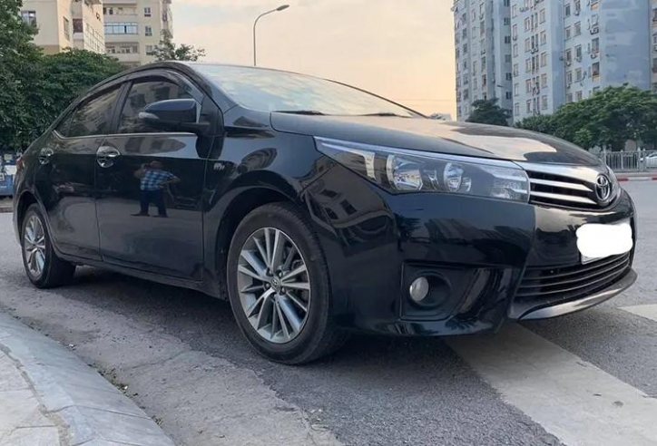 Toyota Corolla Altis 2015 rao bán khó tin sau 9 năm sử dụng