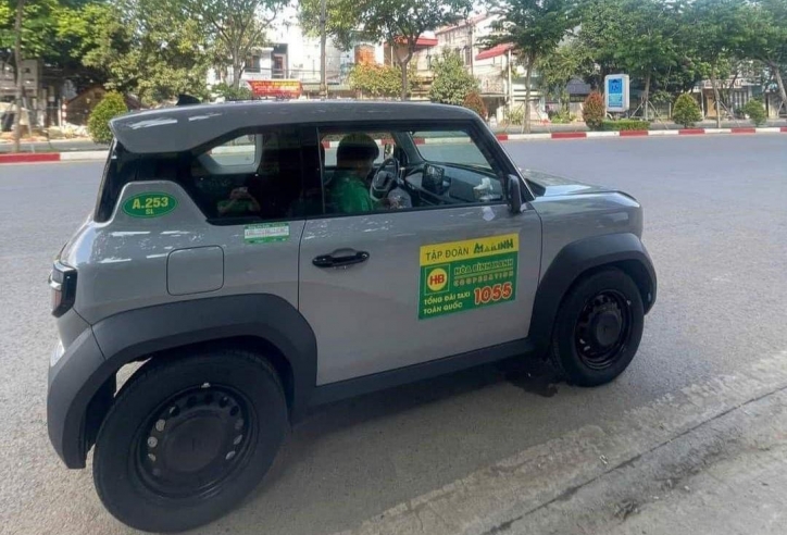 Lộ diện chiếc VinFast VF3 đầu tiên chạy taxi