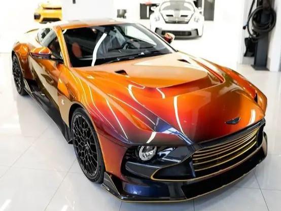 Cận cảnh Aston Martin Valour: Biểu tượng của sự xa xỉ và cá tính